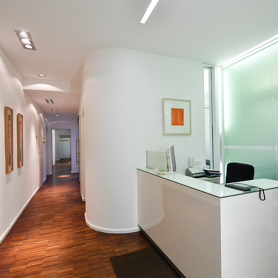 Zahnarzt im Zentrum von Düsseldorf Zahnärzte Düsseldorf Herzogstraße Empfang